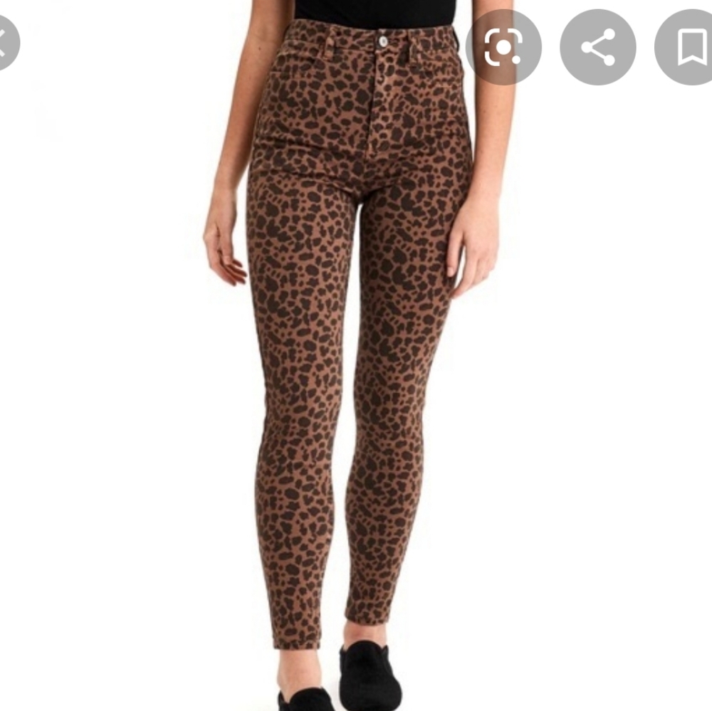 American Eagle Hi Rise Jeggings Leopard